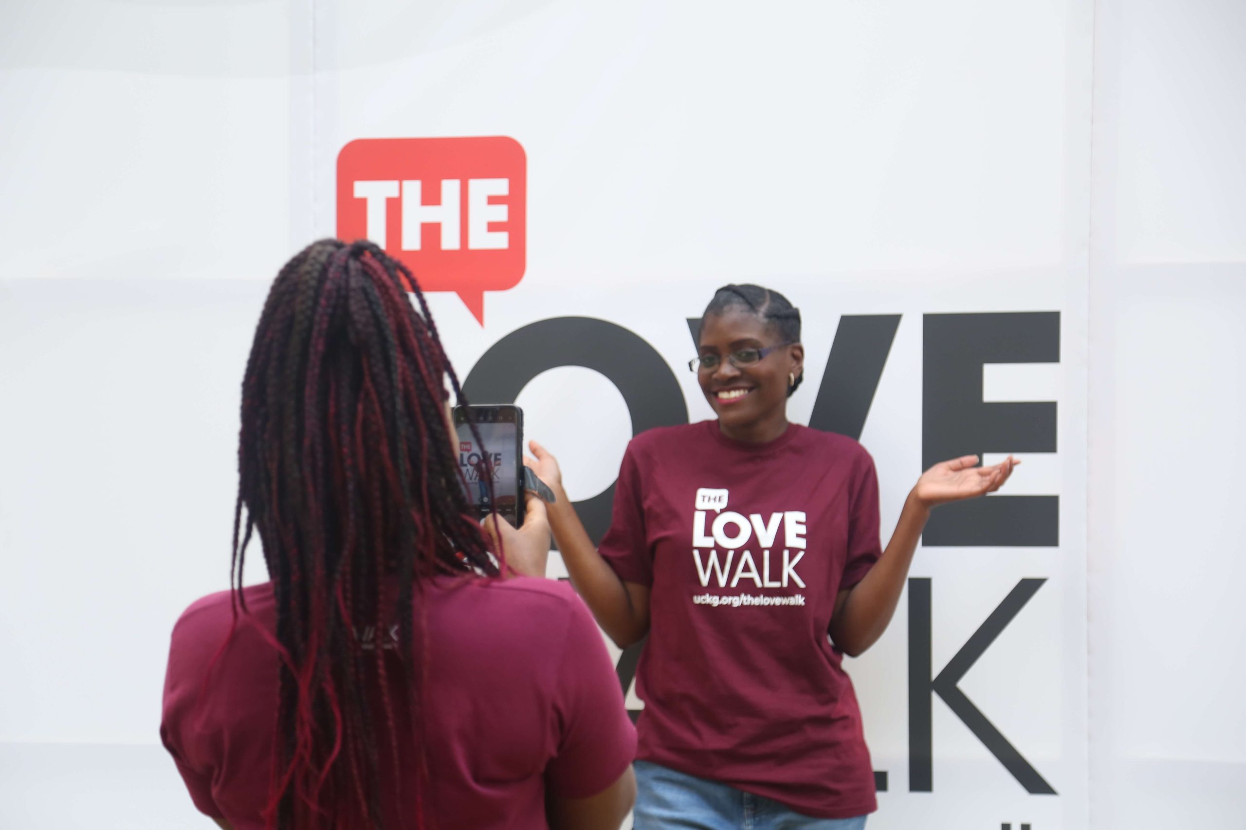 Un Paseo Para Recordar La Caminata Del Amor Uckg Centro De Ayuda