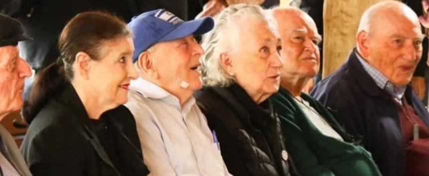 Holocaust survivors visit the Biblical Garden at the Temple of Solomon